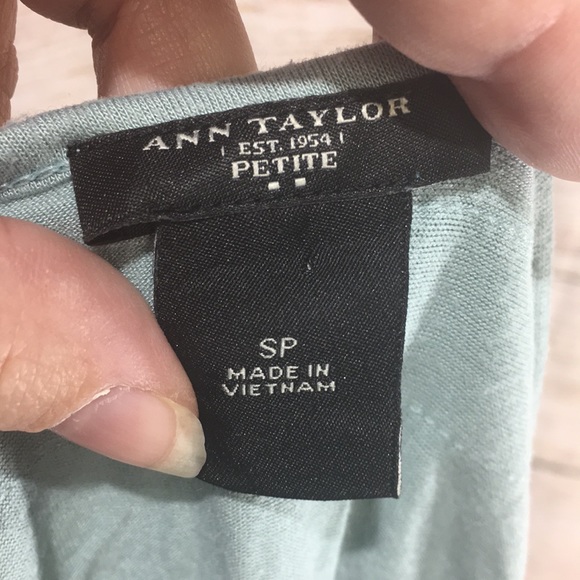 Ann Taylor Petite scalloped neck layered green SP - Picture 6 of 8